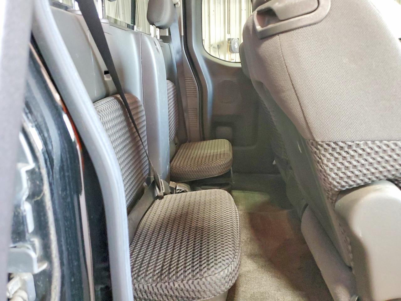 2011 NISSAN FRONTIER