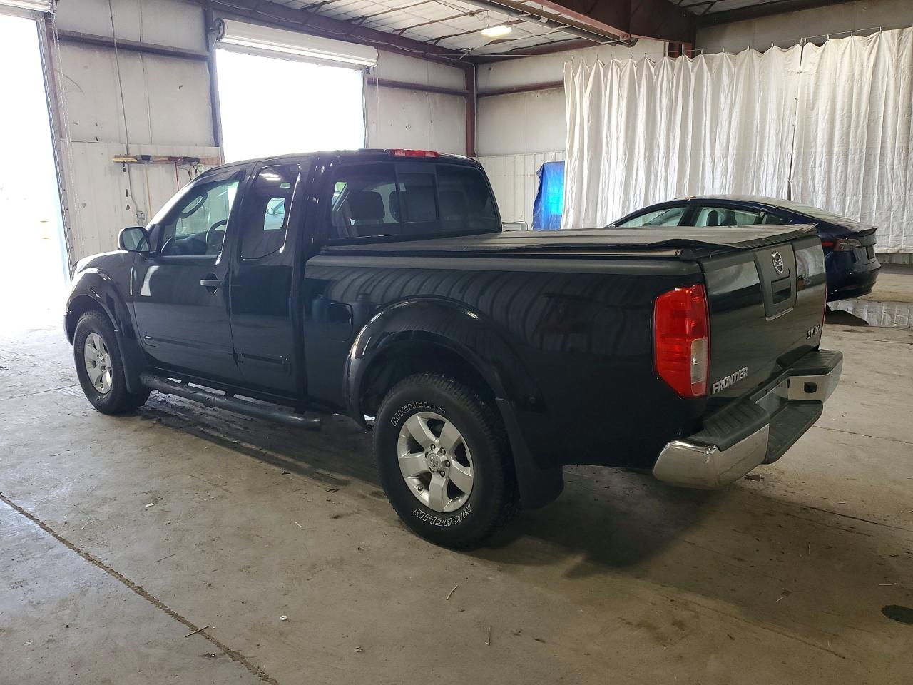 2011 NISSAN FRONTIER