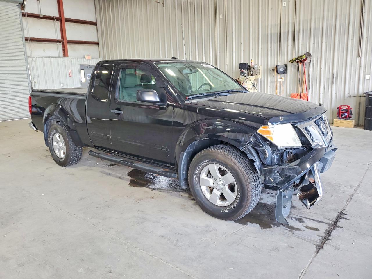 2011 NISSAN FRONTIER