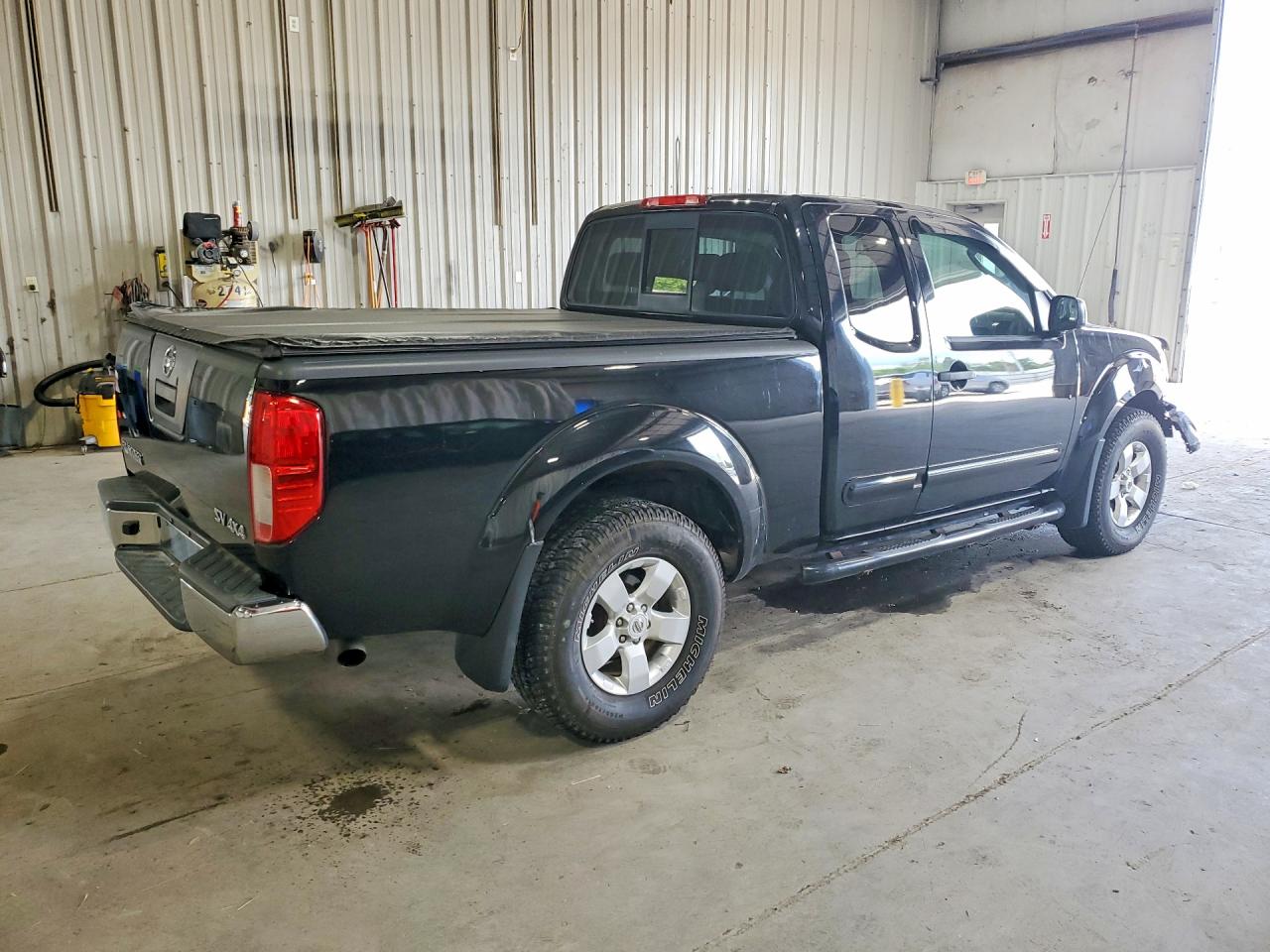 2011 NISSAN FRONTIER