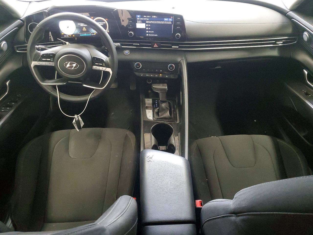 2022 HYUNDAI ELANTRA