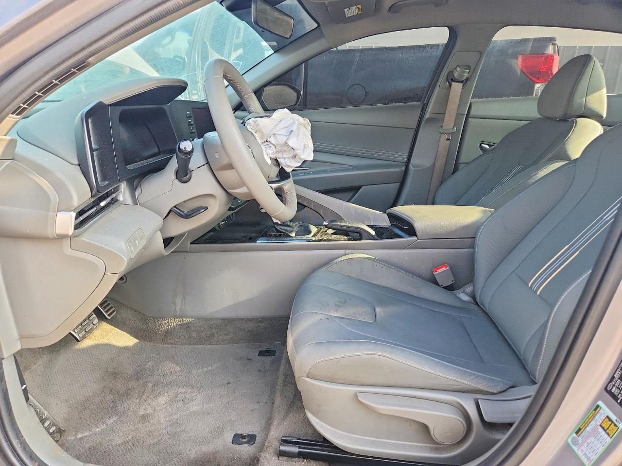 2025 HYUNDAI ELANTRA
