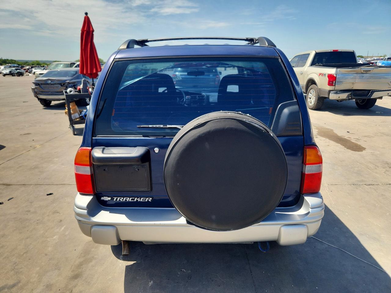 2002 CHEVROLET TRACKER