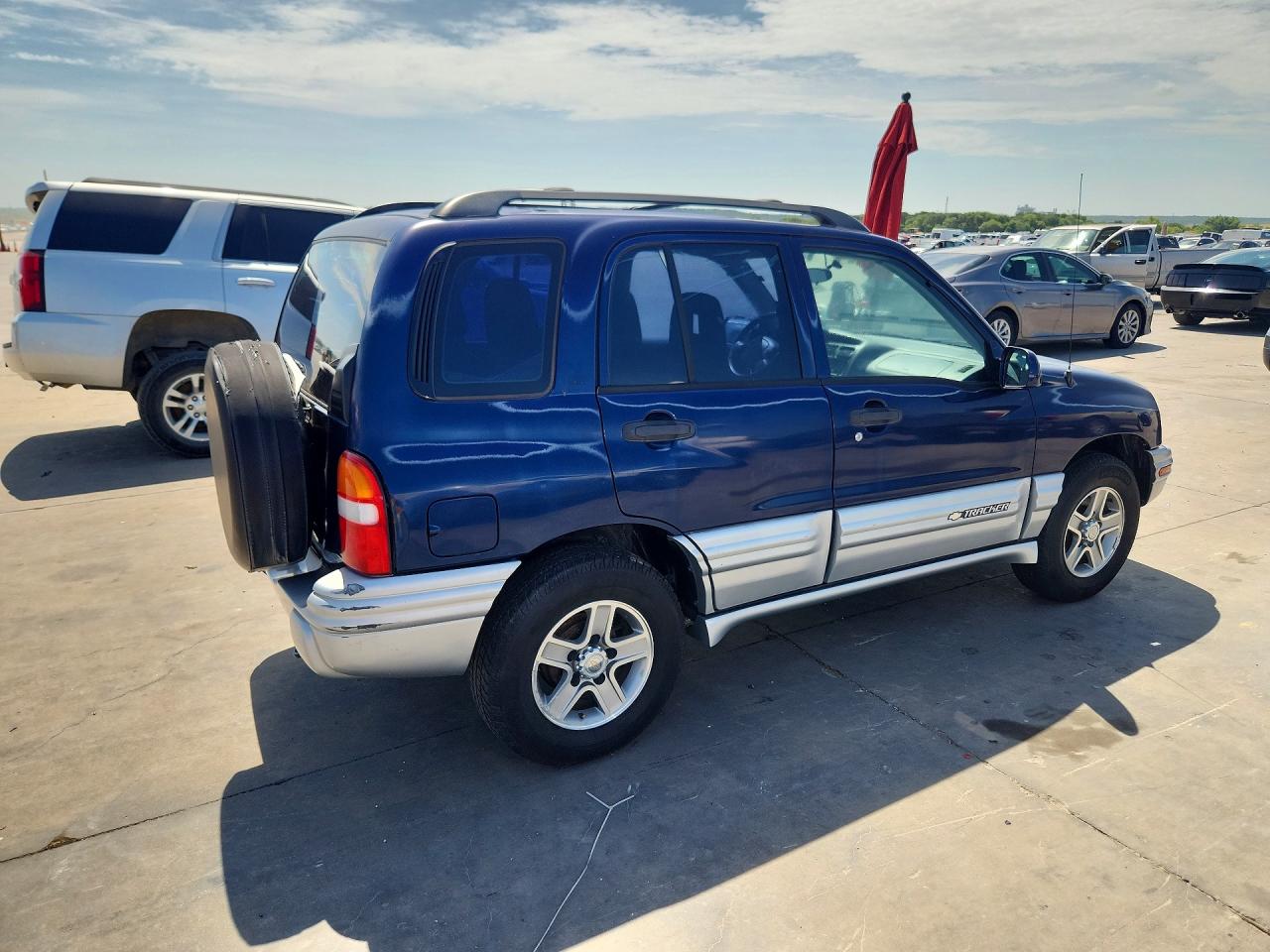 2002 CHEVROLET TRACKER