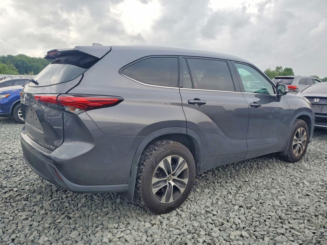 2021 TOYOTA HIGHLANDER