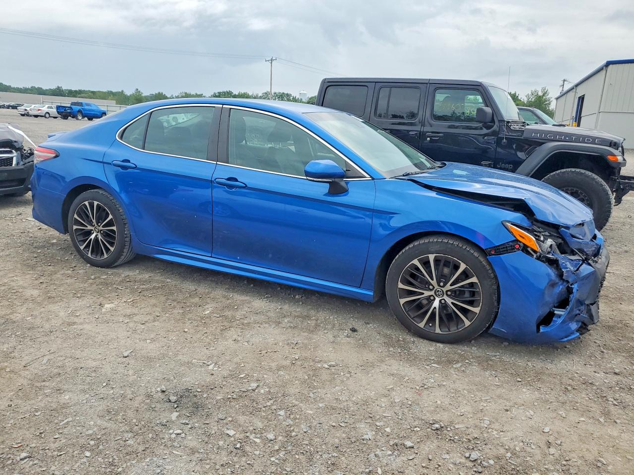2018 TOYOTA CAMRY