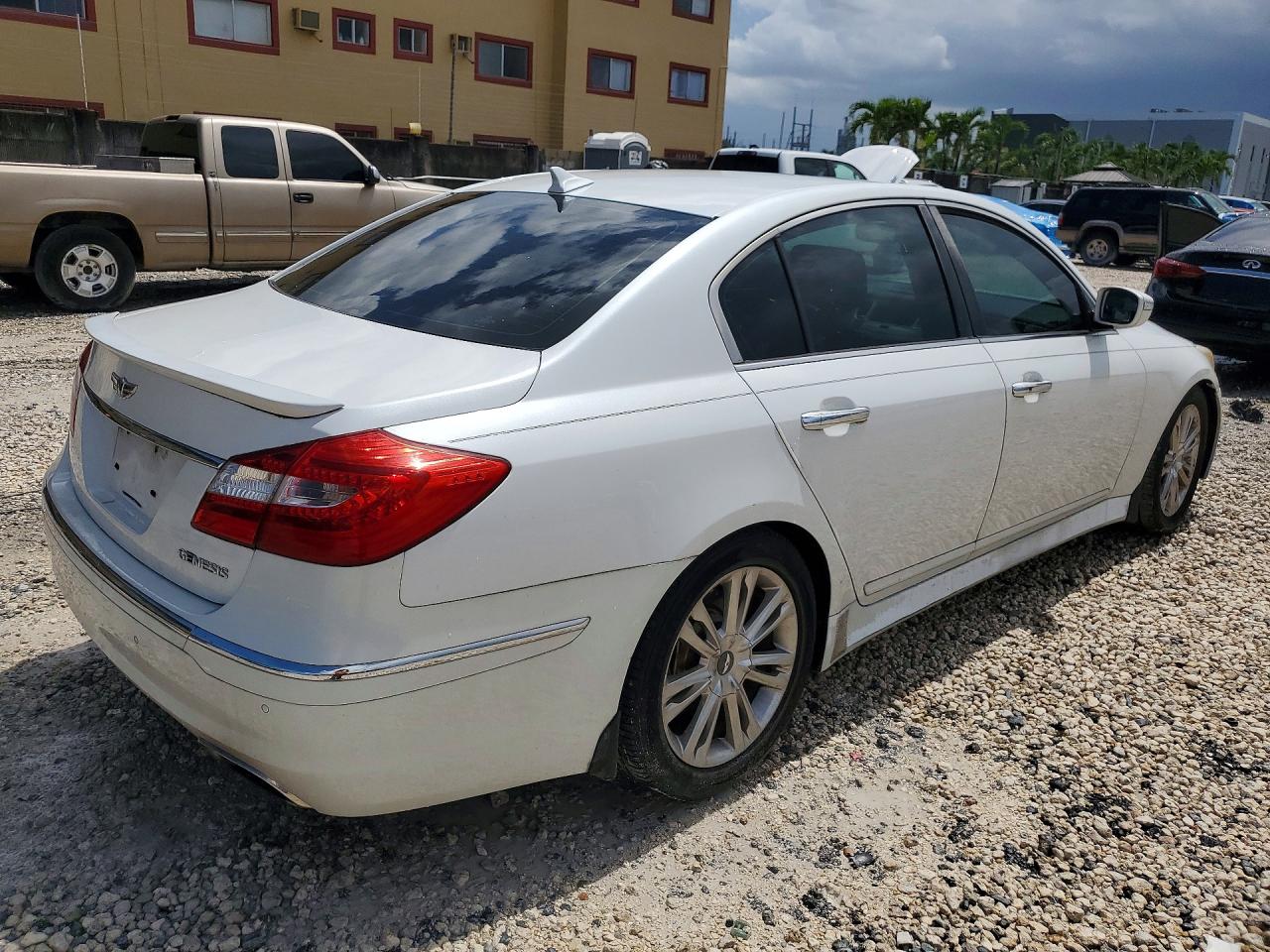 2012 HYUNDAI GENESIS