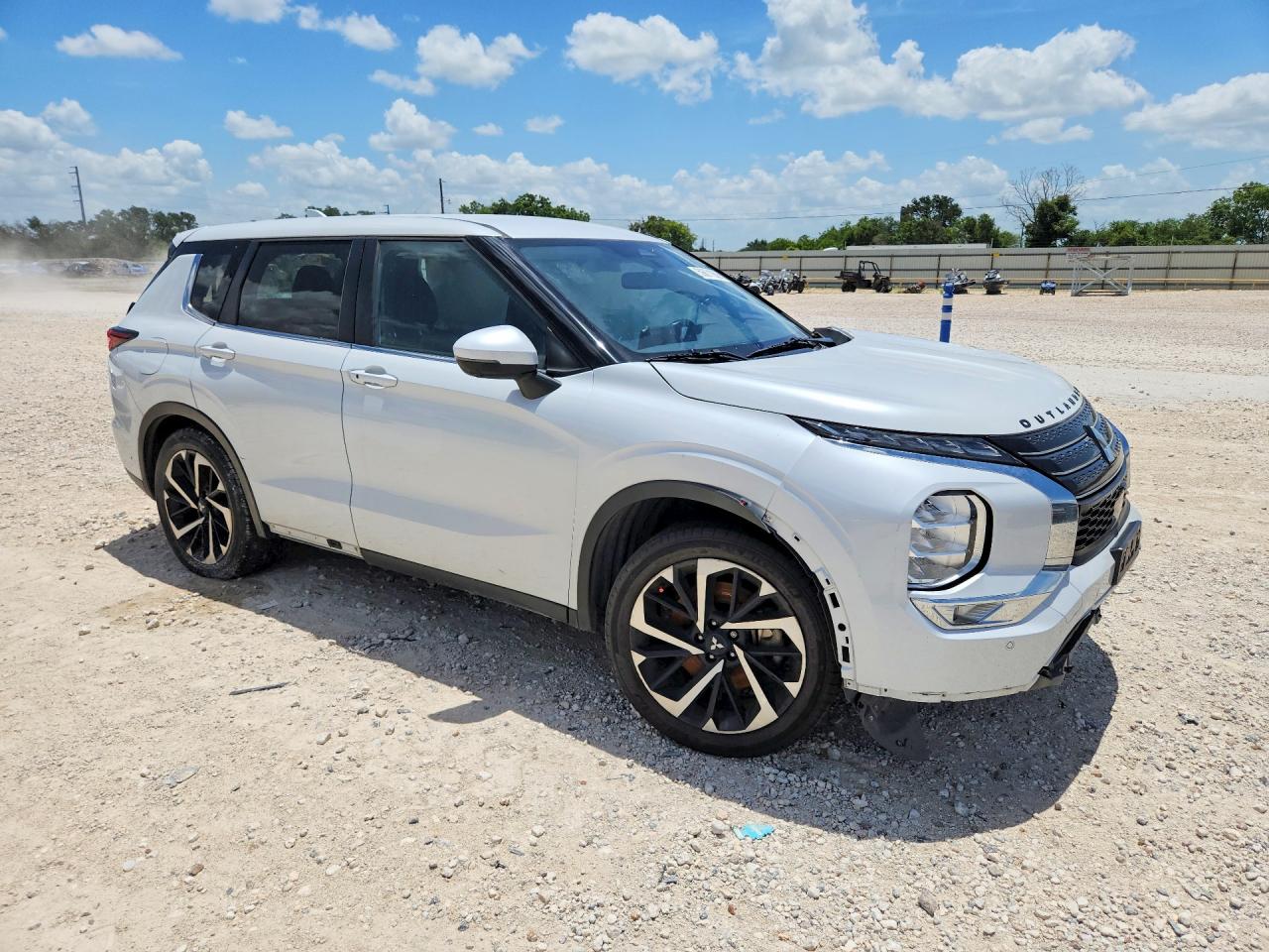 2022 MITSUBISHI OUTLANDER