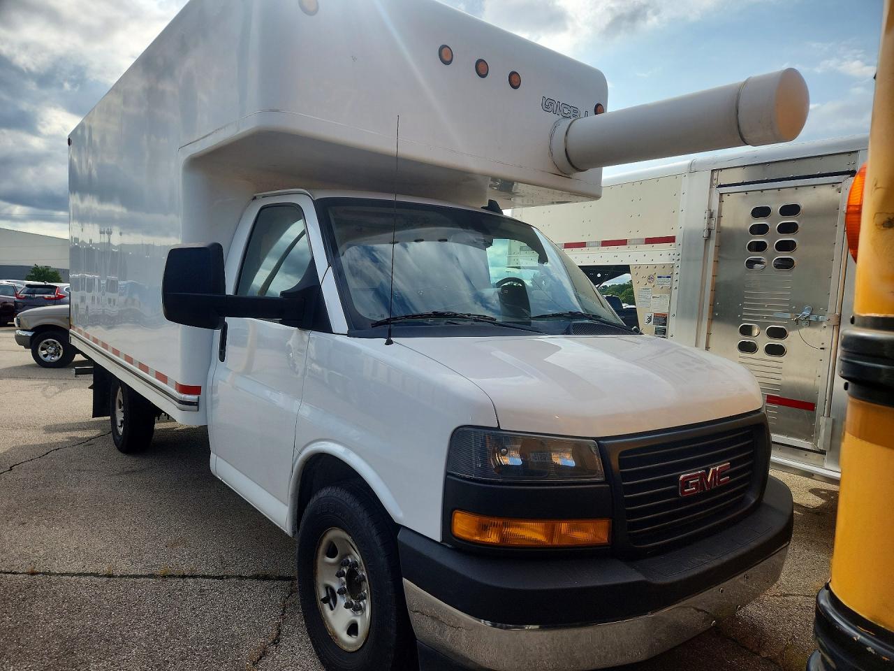 2022 GMC SAVANA