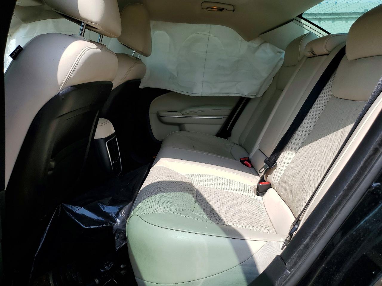 2016 CHRYSLER 300