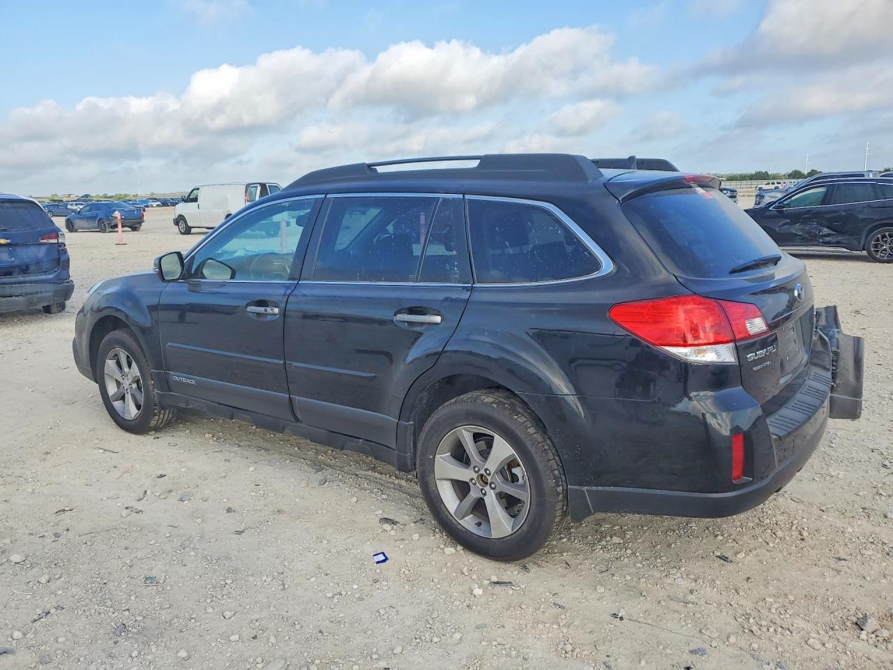 2013 SUBARU OUTBACK