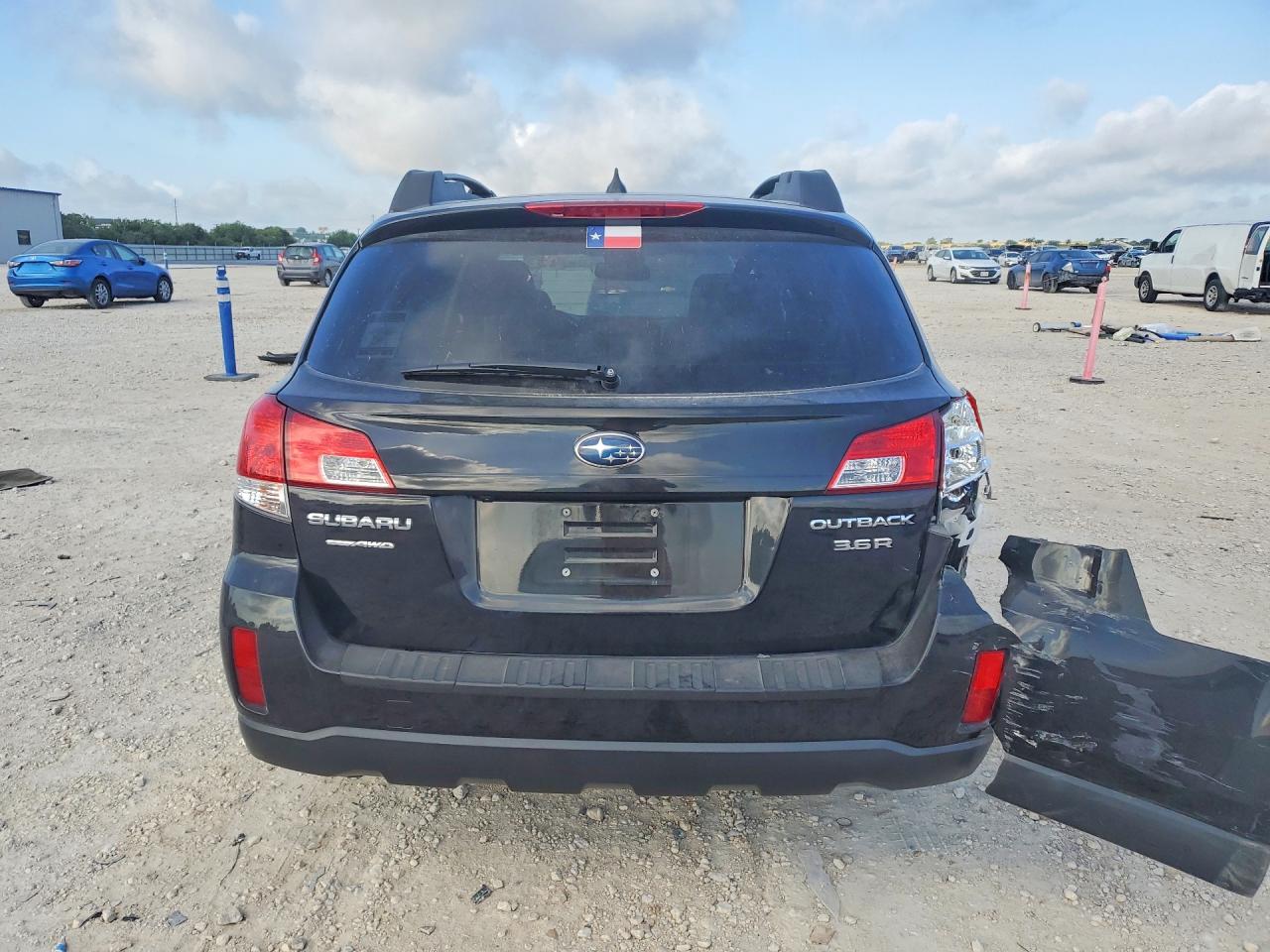2013 SUBARU OUTBACK