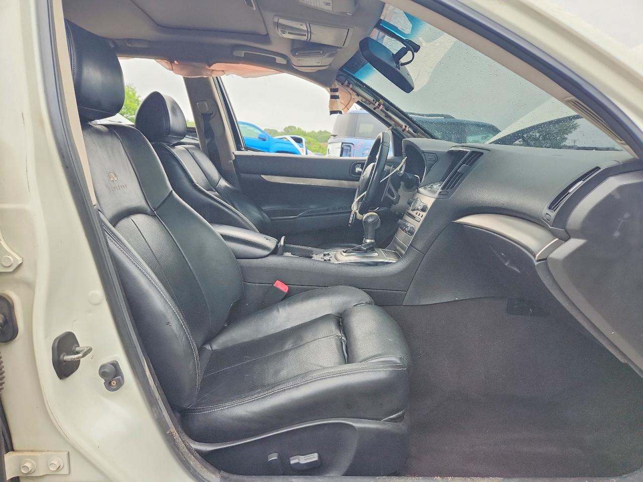 2012 INFINITI G37