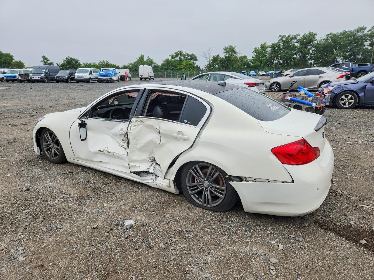 2012 INFINITI G37