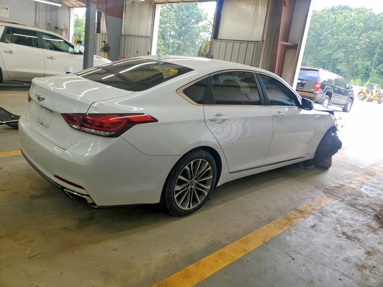 2016 HYUNDAI GENESIS