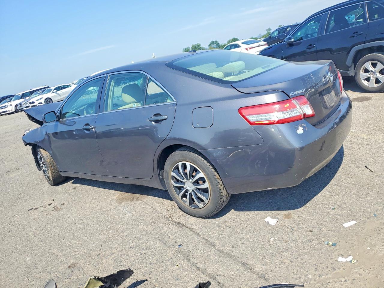 2011 TOYOTA CAMRY