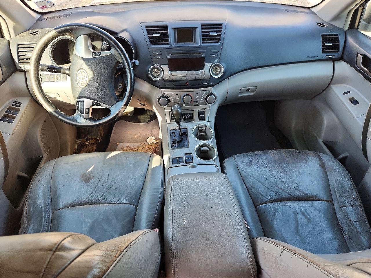 2011 TOYOTA HIGHLANDER