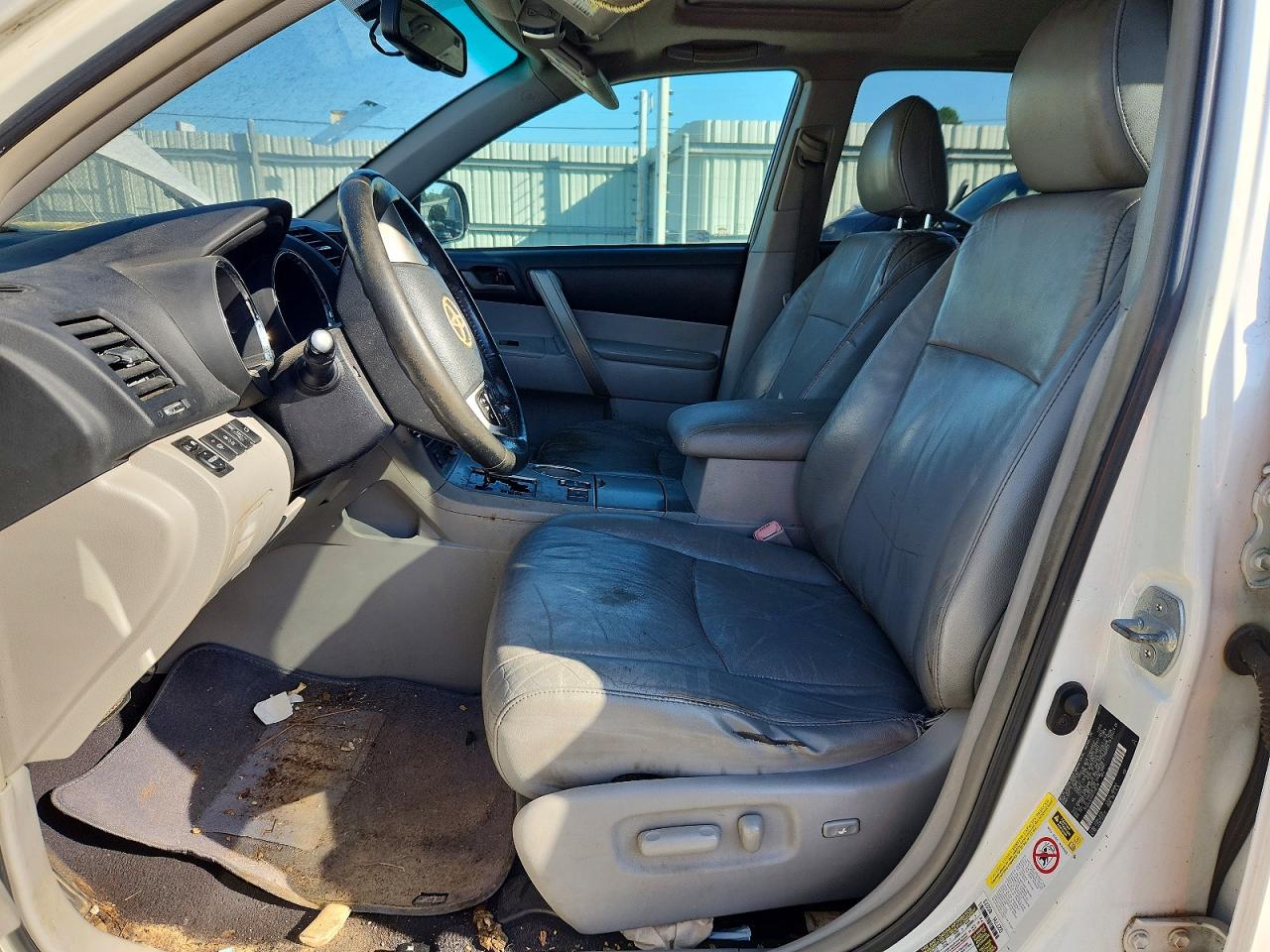 2011 TOYOTA HIGHLANDER