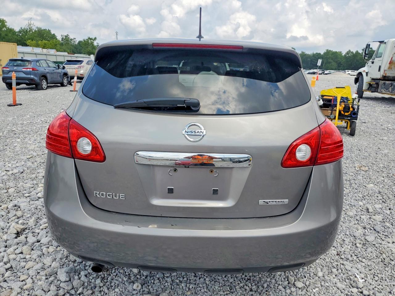 2012 NISSAN ROGUE
