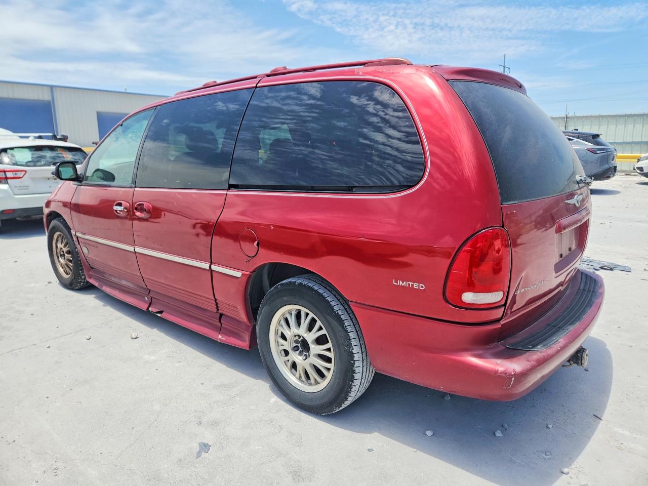 2000 CHRYSLER MINIVAN