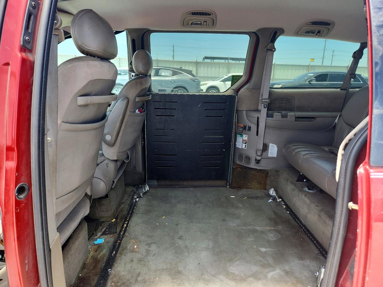 2000 CHRYSLER MINIVAN