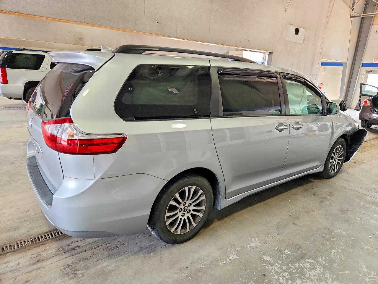 2019 TOYOTA SIENNA