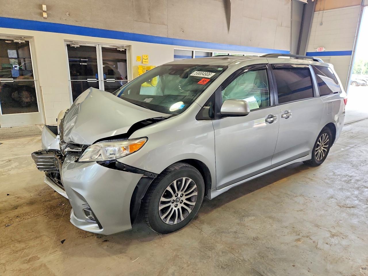 2019 TOYOTA SIENNA