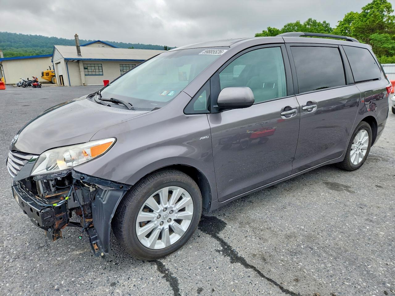 2017 TOYOTA SIENNA