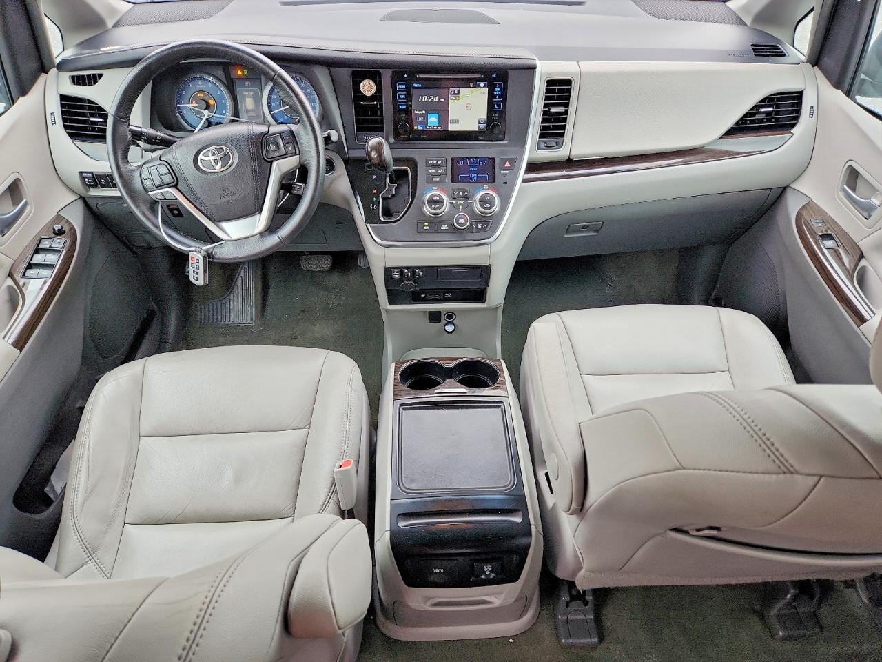 2017 TOYOTA SIENNA