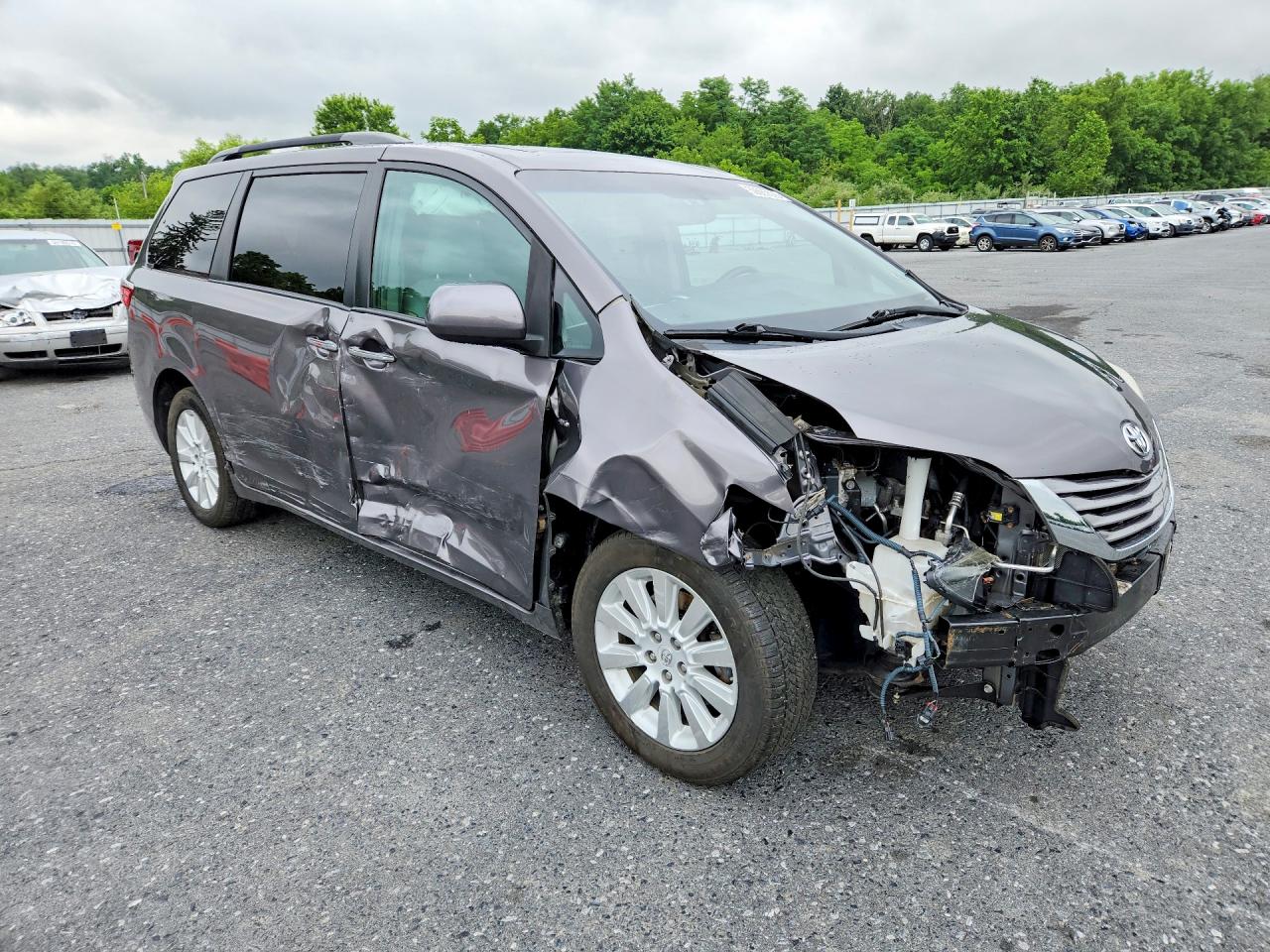 2017 TOYOTA SIENNA