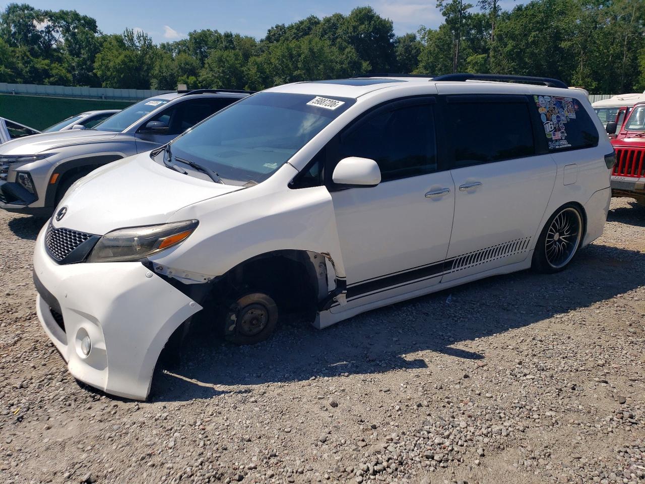 2015 TOYOTA SIENNA