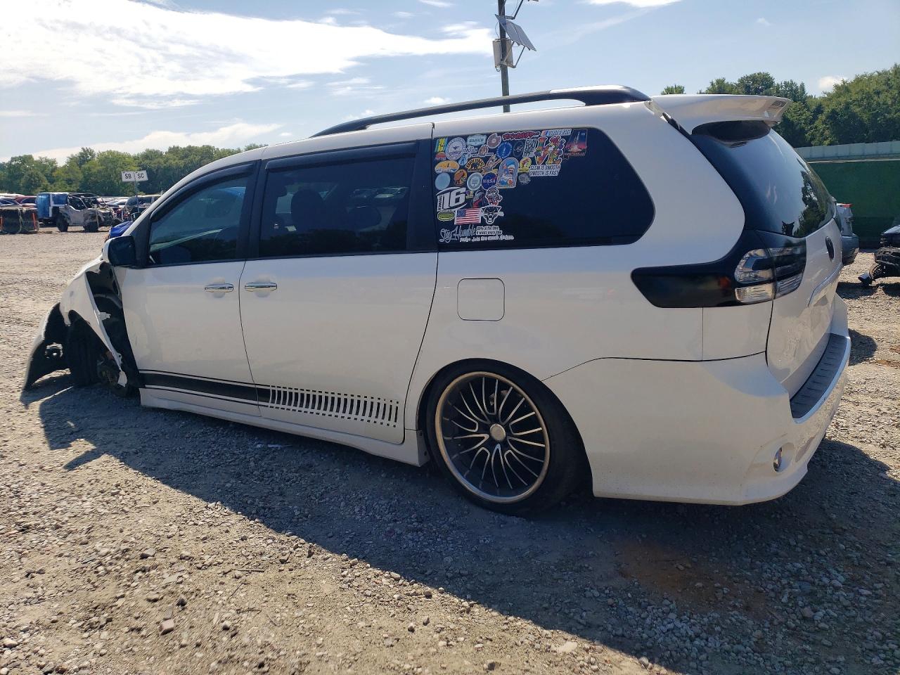 2015 TOYOTA SIENNA
