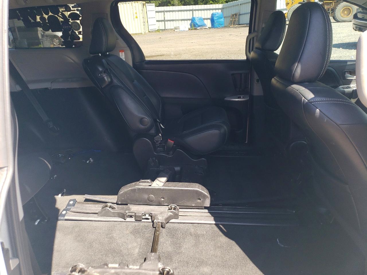 2015 TOYOTA SIENNA