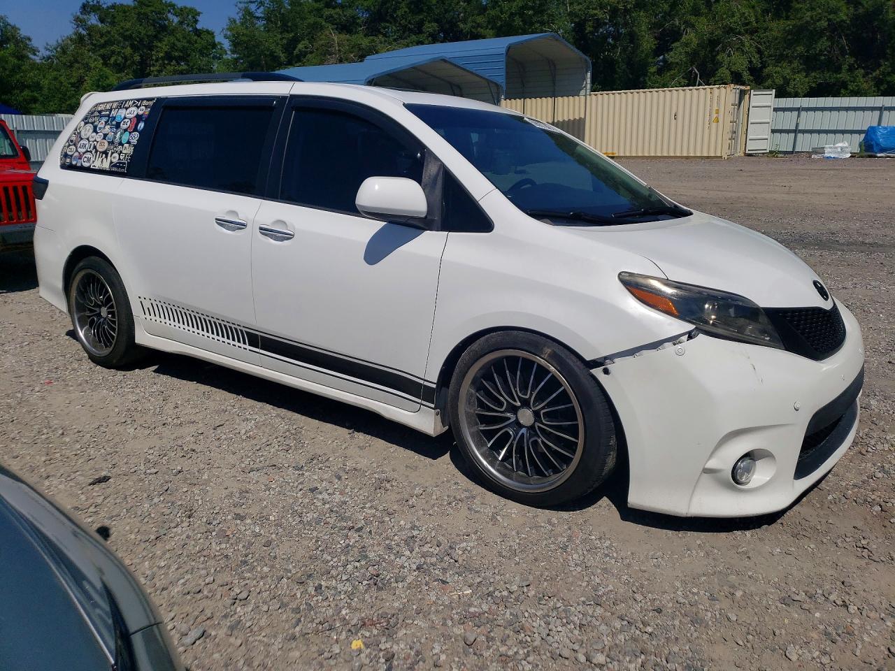 2015 TOYOTA SIENNA