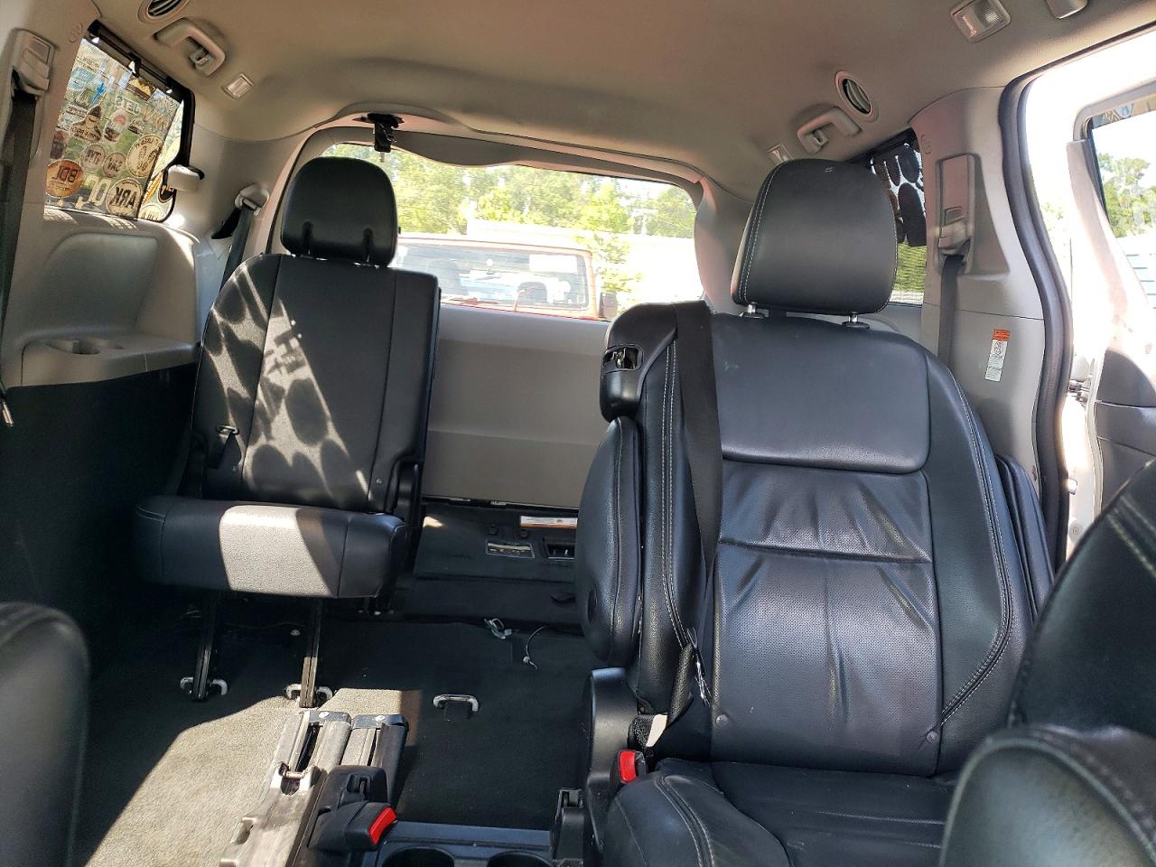 2015 TOYOTA SIENNA