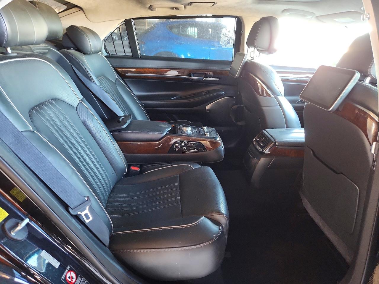 2018 GENESIS G90