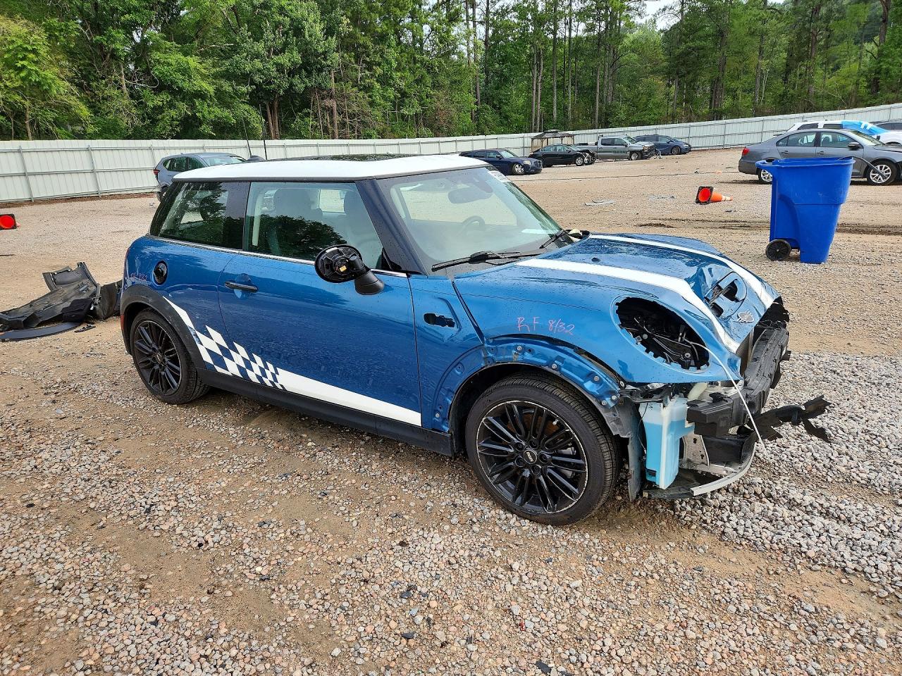 2022 MINI COOPER