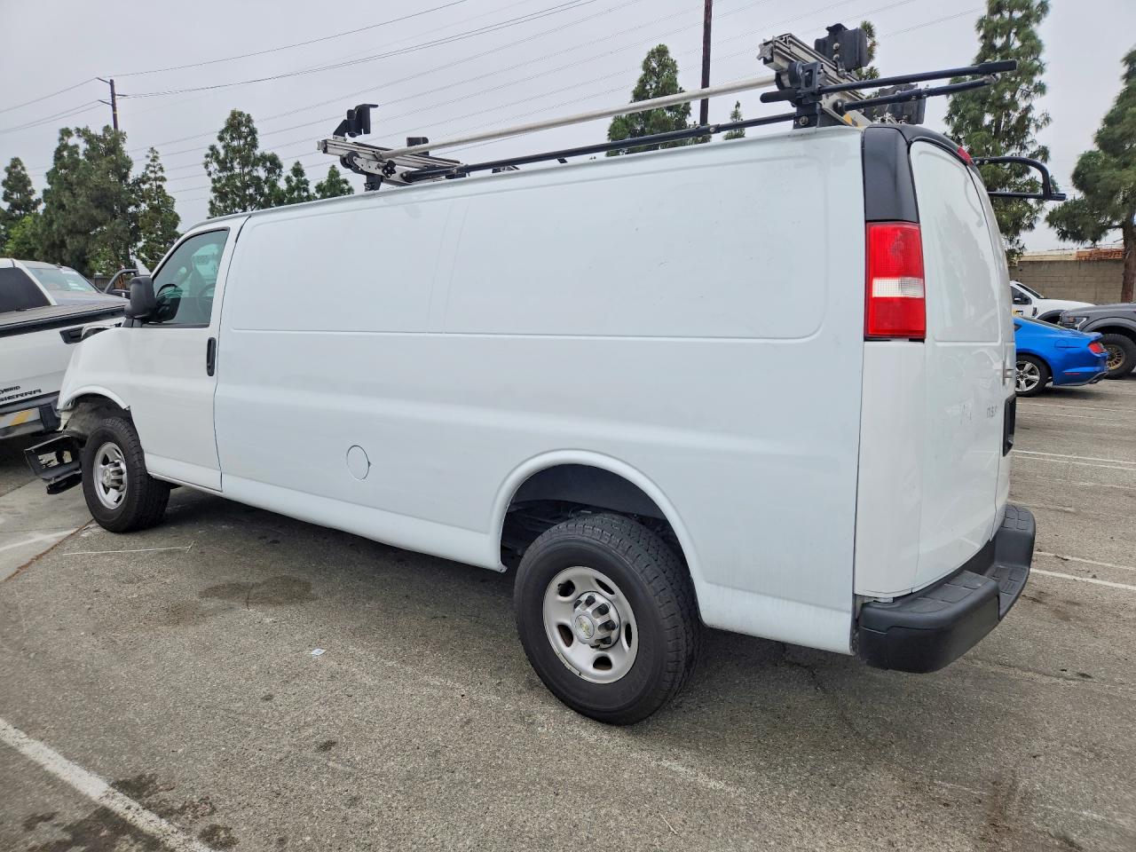 2021 CHEVROLET EXPRESS