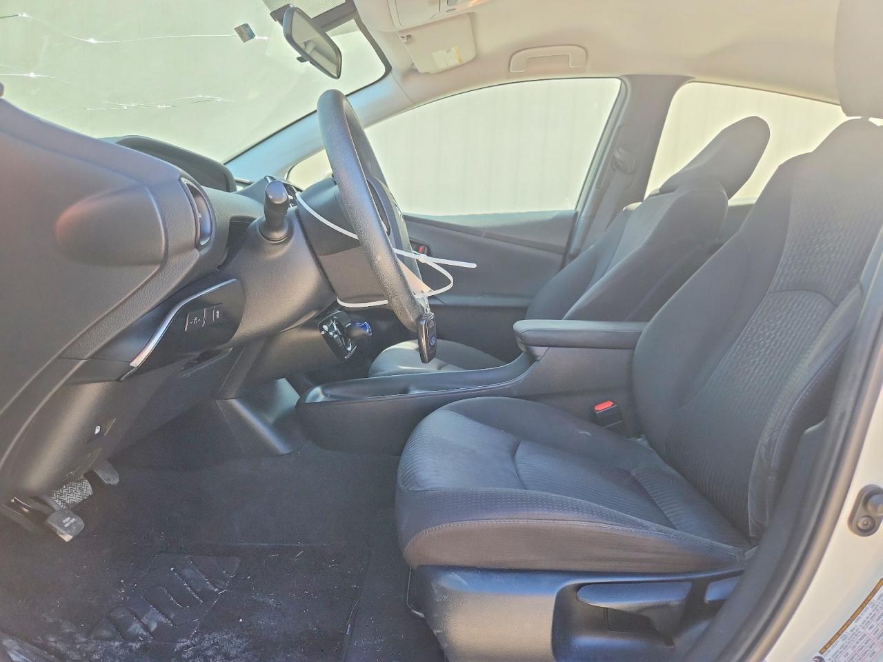 2016 TOYOTA PRIUS
