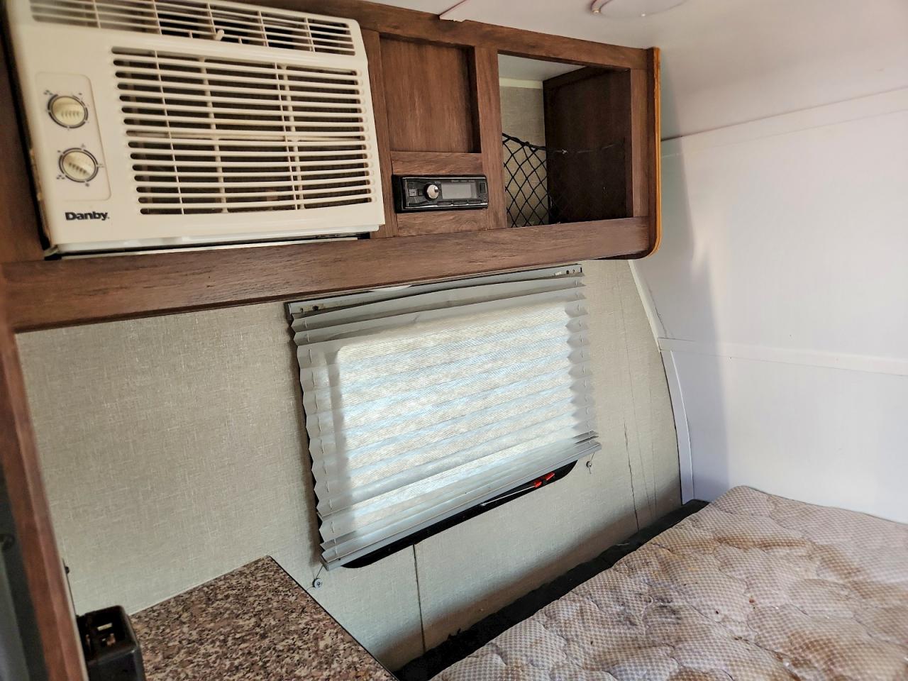 2019 TRAVLITE RAYZR