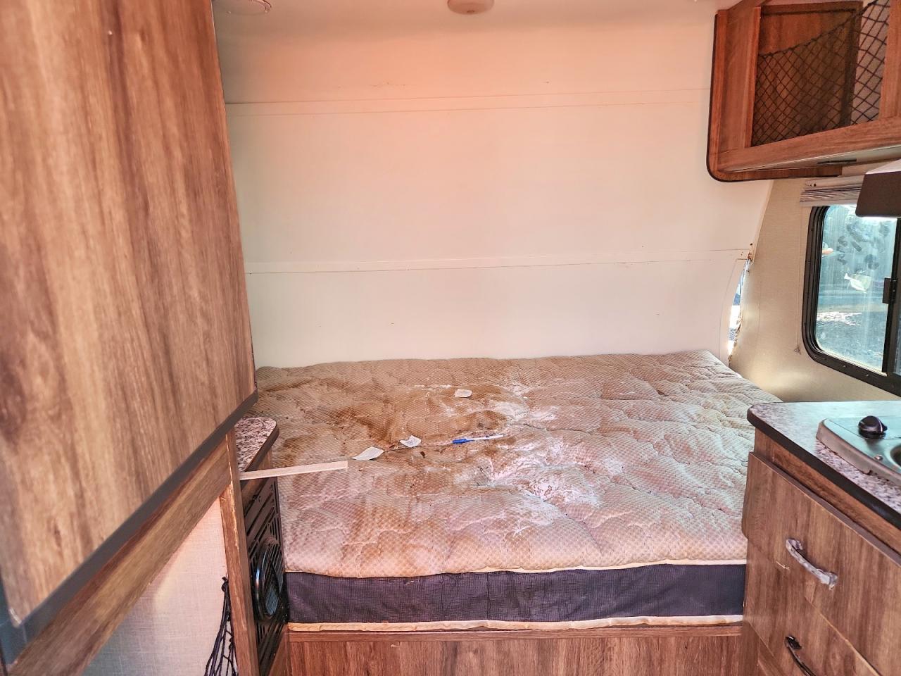2019 TRAVLITE RAYZR