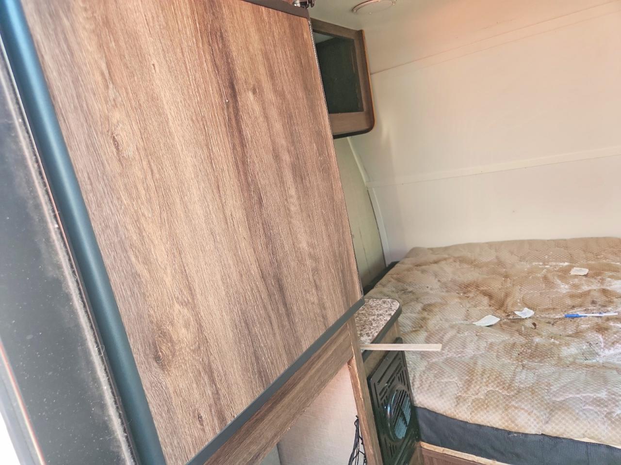 2019 TRAVLITE RAYZR