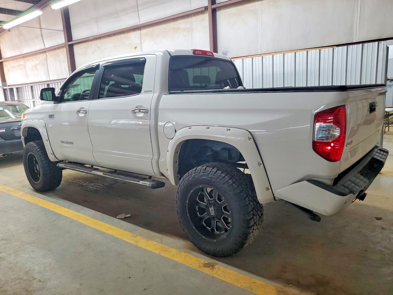 2017 TOYOTA TUNDRA