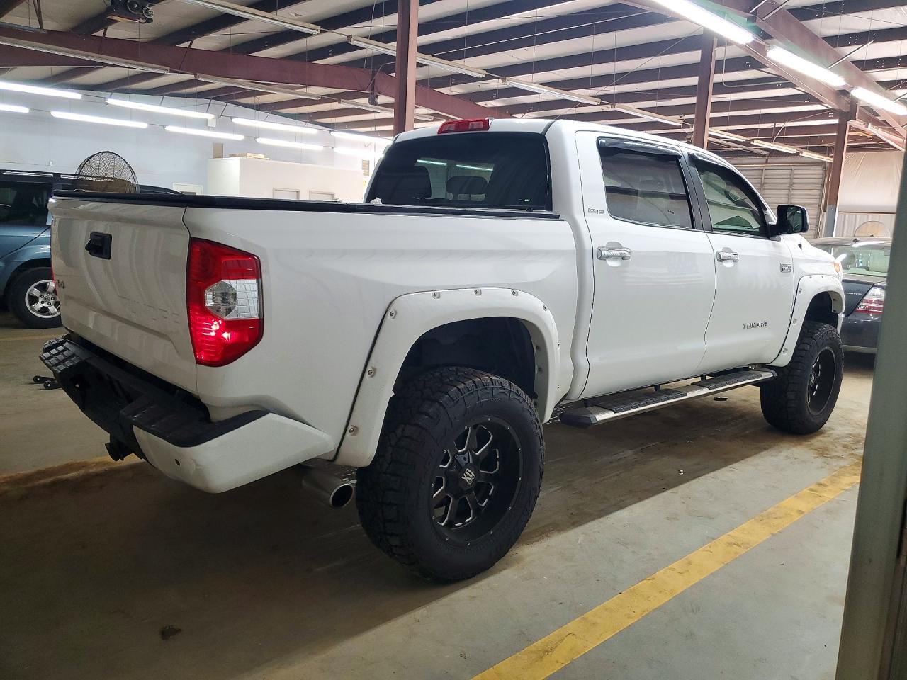 2017 TOYOTA TUNDRA