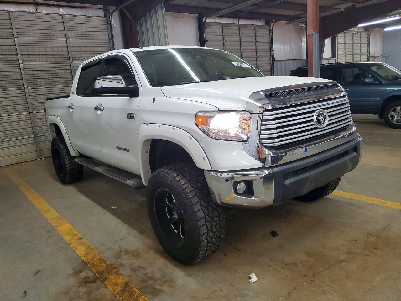 2017 TOYOTA TUNDRA