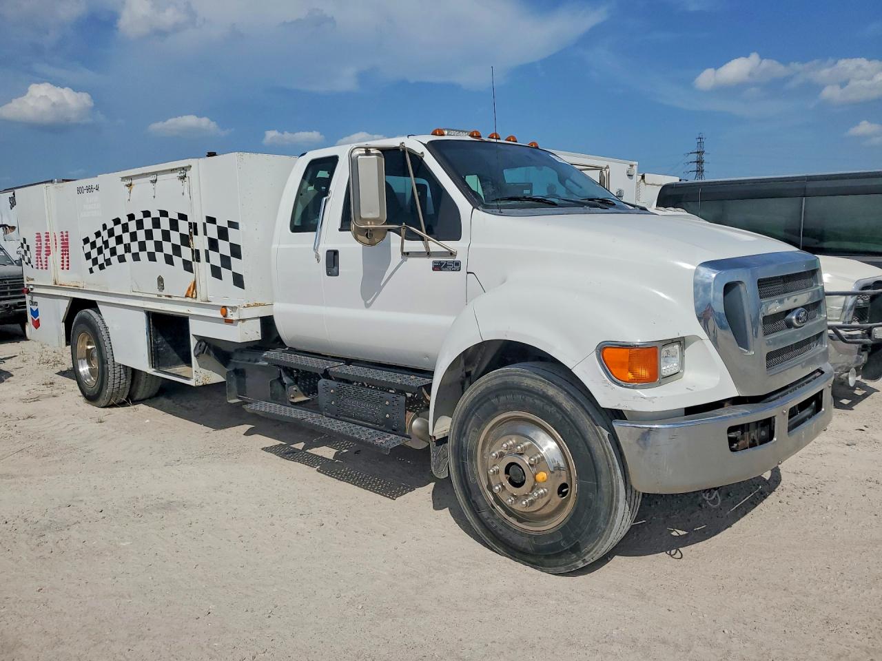 2012 FORD F750