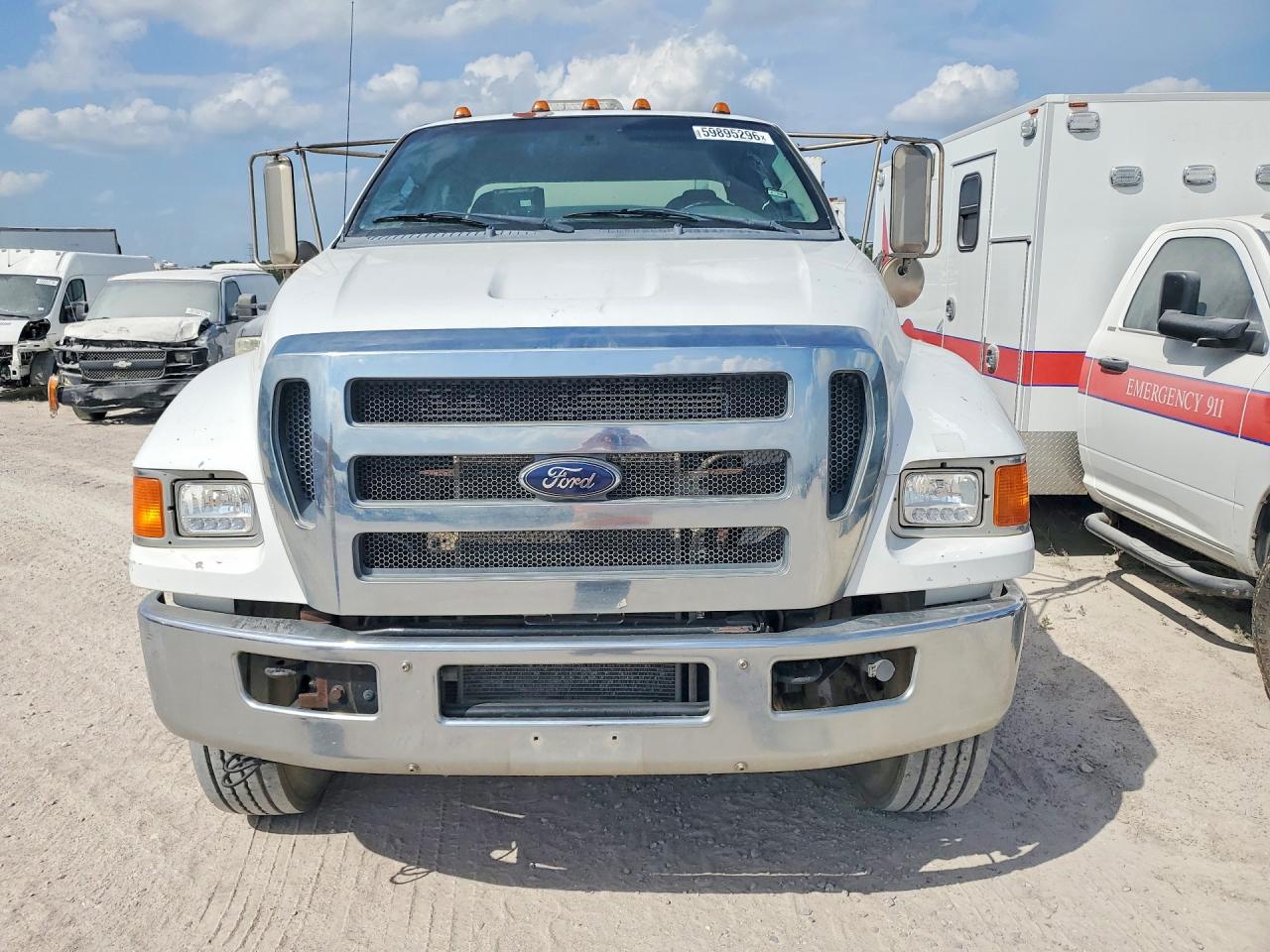 2012 FORD F750