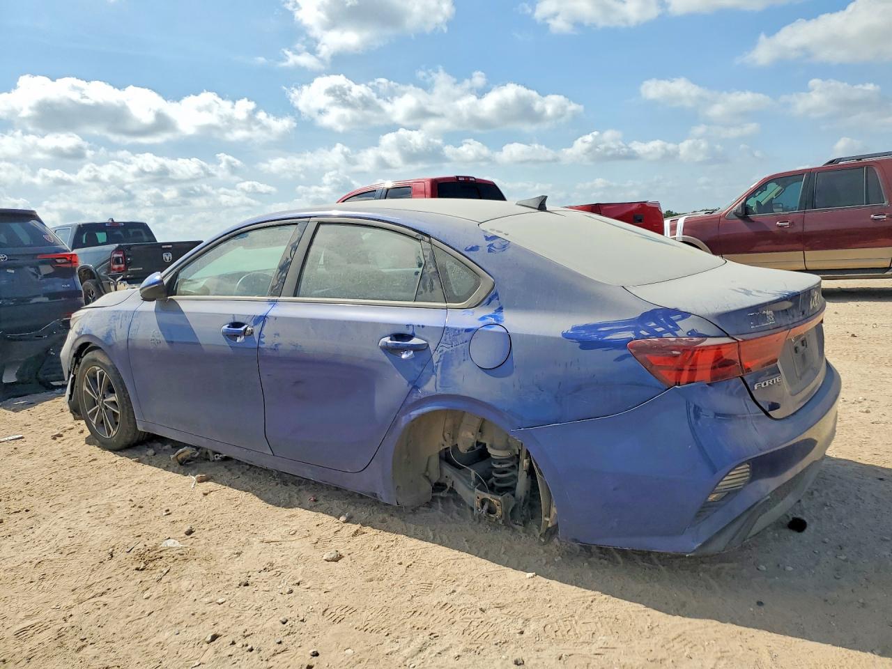 2023 KIA FORTE LXS