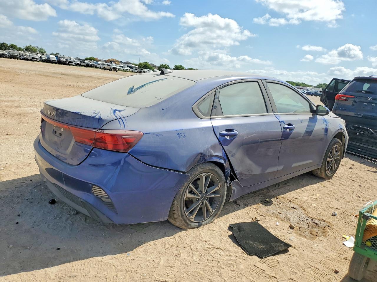 2023 KIA FORTE LXS