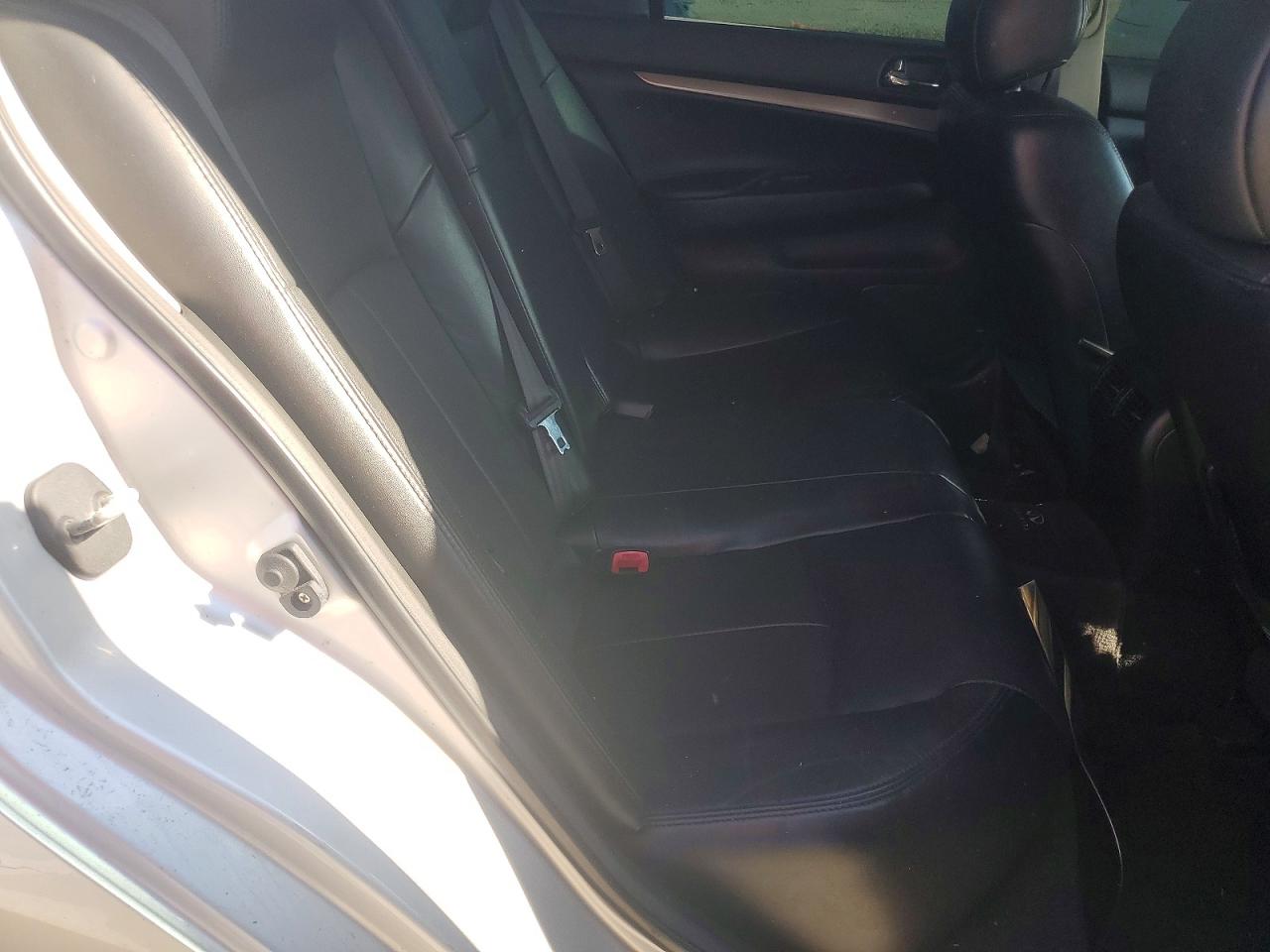 2012 INFINITI G37